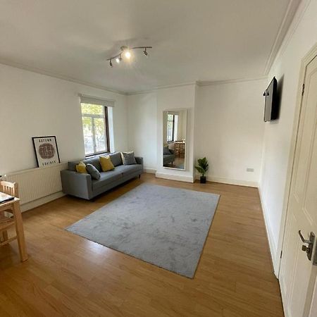 Amazing 3 Bedroom Flat Minutes From Tower Bridge Londra Exterior foto