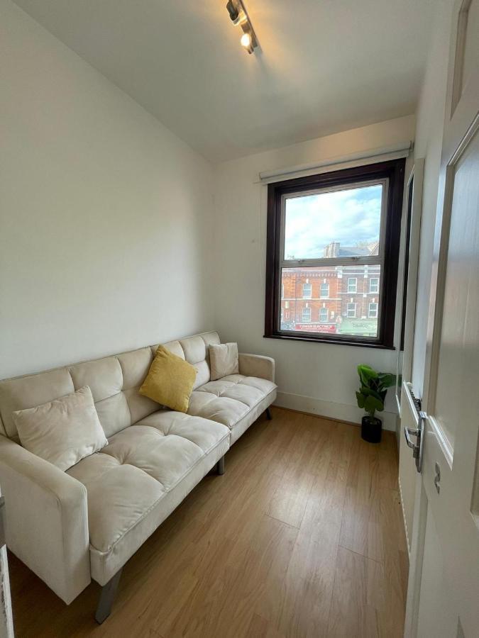 Amazing 3 Bedroom Flat Minutes From Tower Bridge Londra Exterior foto