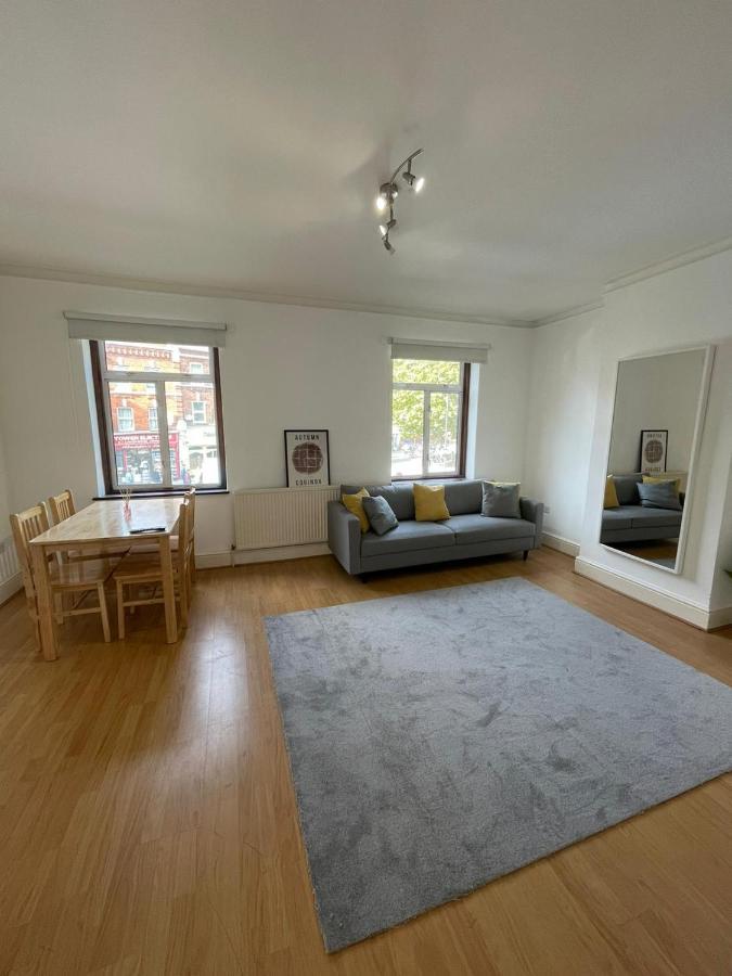 Amazing 3 Bedroom Flat Minutes From Tower Bridge Londra Exterior foto