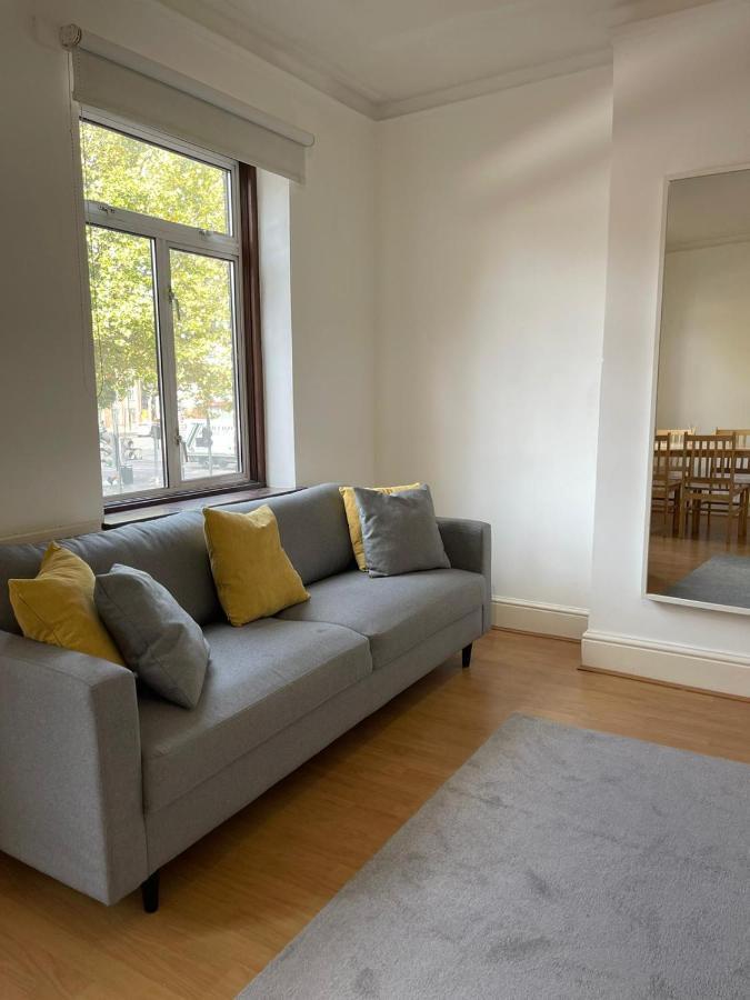 Amazing 3 Bedroom Flat Minutes From Tower Bridge Londra Exterior foto