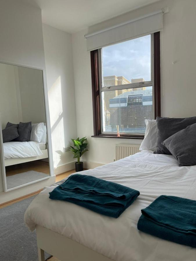Amazing 3 Bedroom Flat Minutes From Tower Bridge Londra Exterior foto