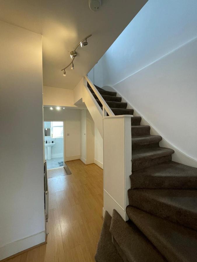 Amazing 3 Bedroom Flat Minutes From Tower Bridge Londra Exterior foto